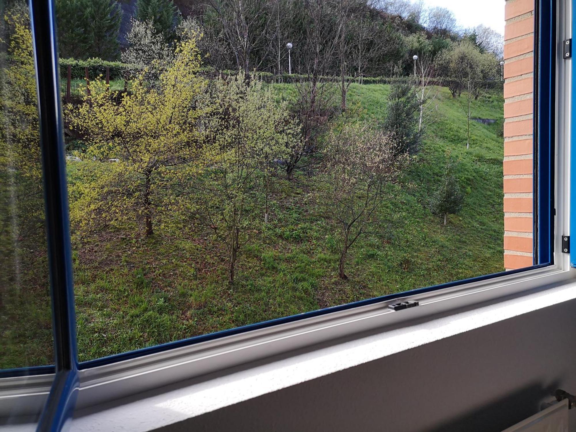 Suite Bilbao Arena Con Plaza De Garaje Exterior photo