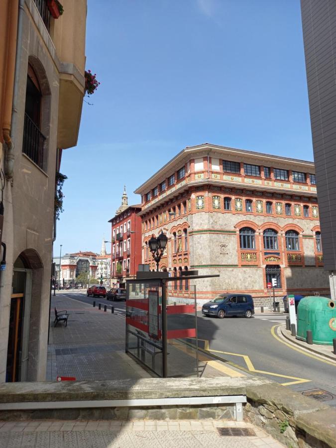 Suite Bilbao Arena Con Plaza De Garaje Exterior photo